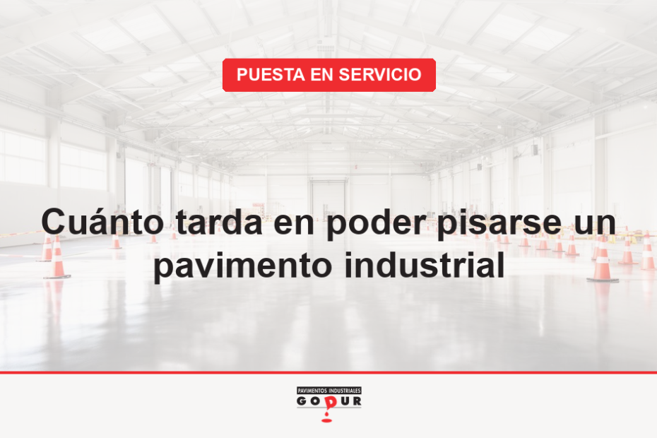 Pavimento industrial recién aplicado en fase de curado en una nave